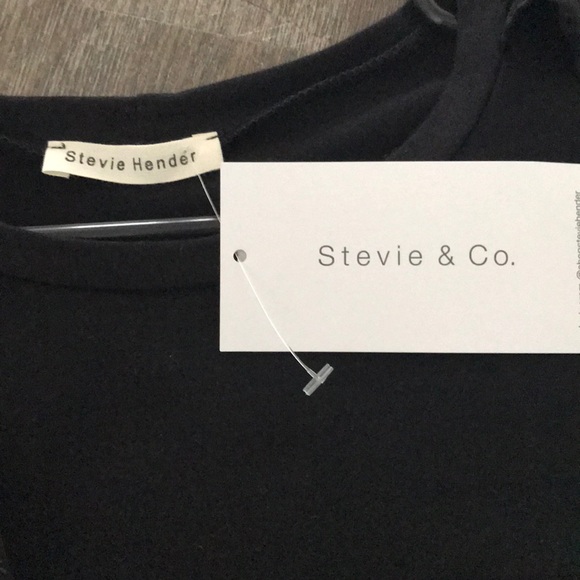 Not your basic black tee - Picture 2 of 3